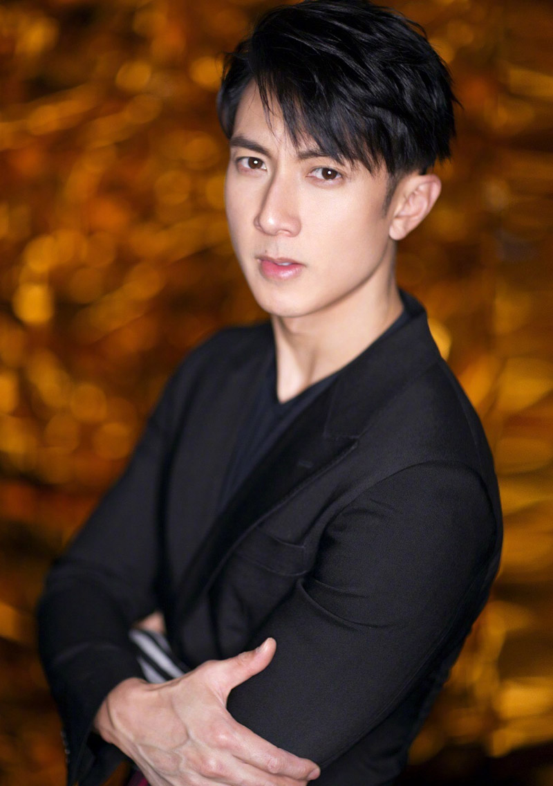 吴尊图片 吴尊西服造型魅力杂志写真图片
