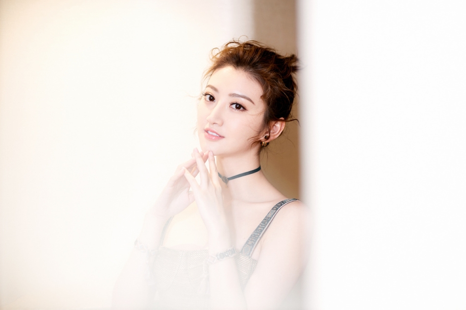 景甜活动照片 景甜知性清新时尚写真图片