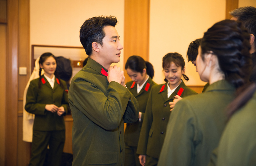 黄轩白马王子高清图片图片