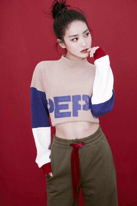 高清中国内地北京女演员赖雨濛性感光影写真图片图片