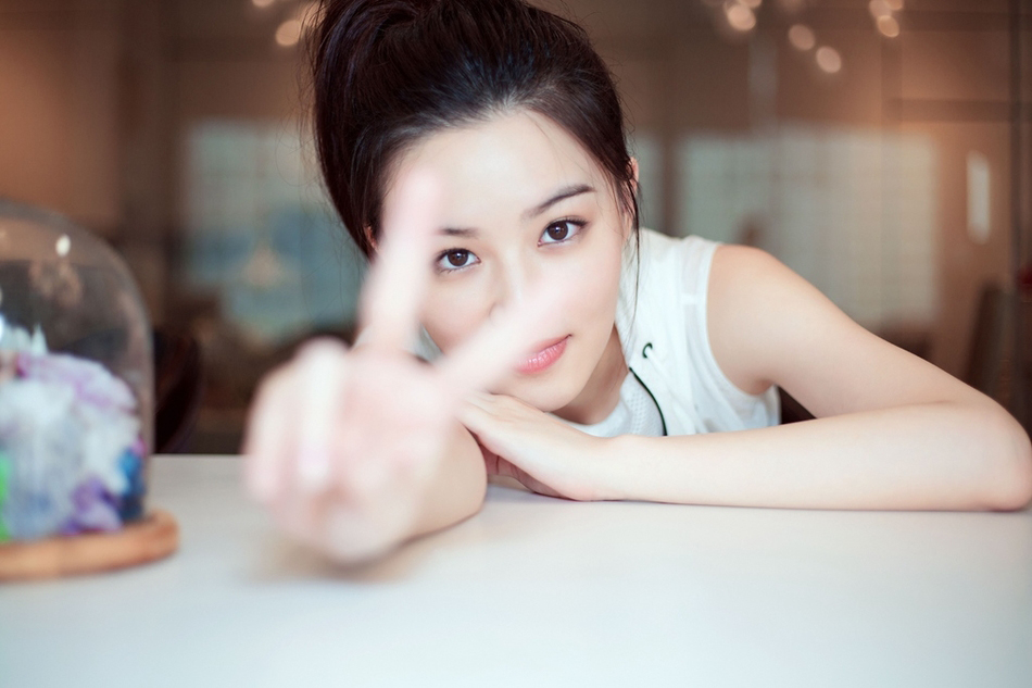 高清中国内地女演员美女梁婧娴健身运动风元气写真图片图片