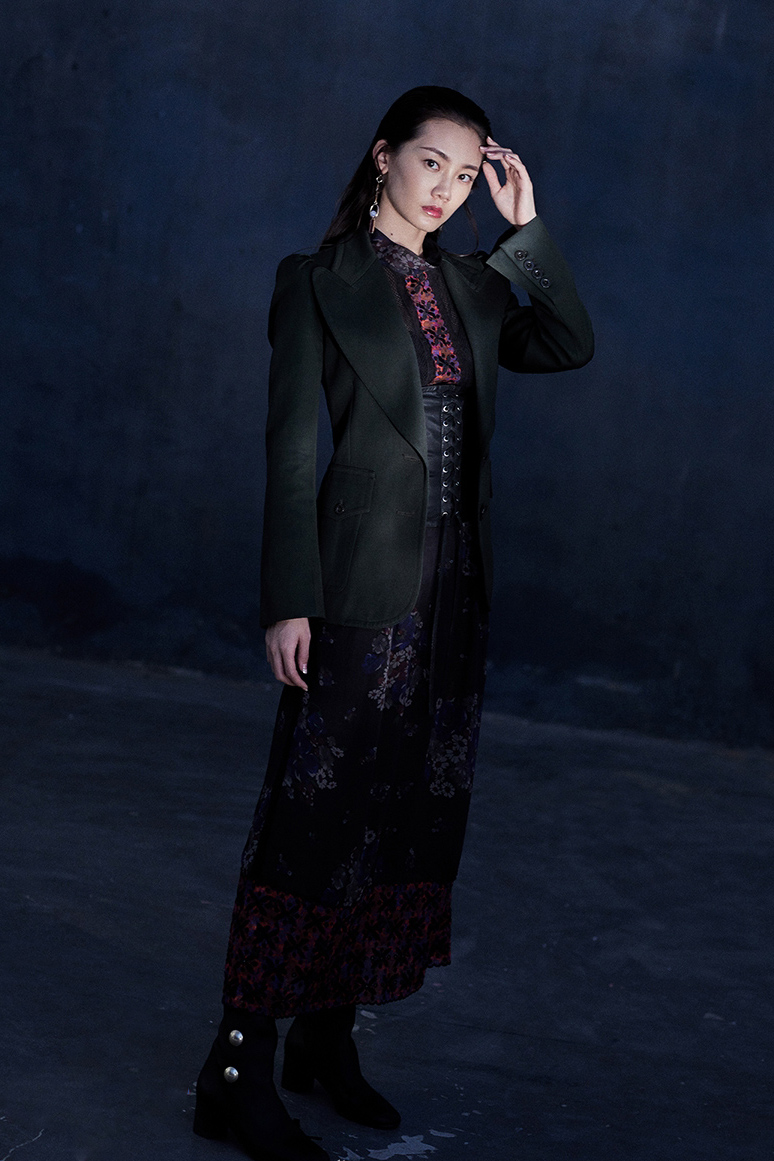 芳华女主角苗苗何小萍性感礼服活动照图片