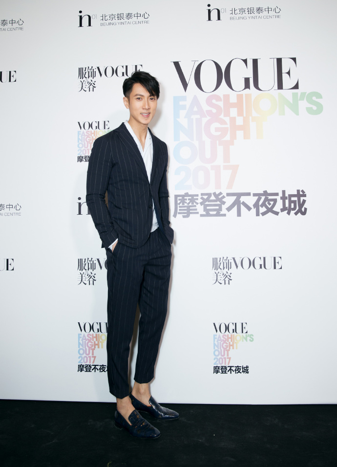 吴尊图片 吴尊西服造型魅力杂志写真图片