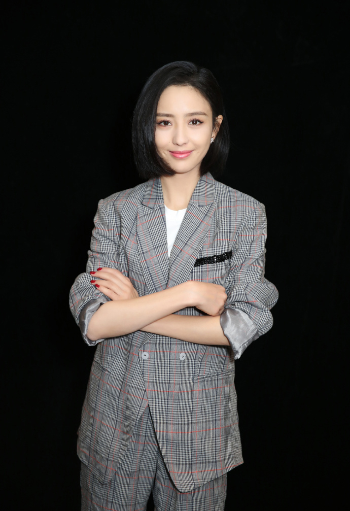 高清中国内地新疆伊犁影视女演员佟丽娅写真图片图片