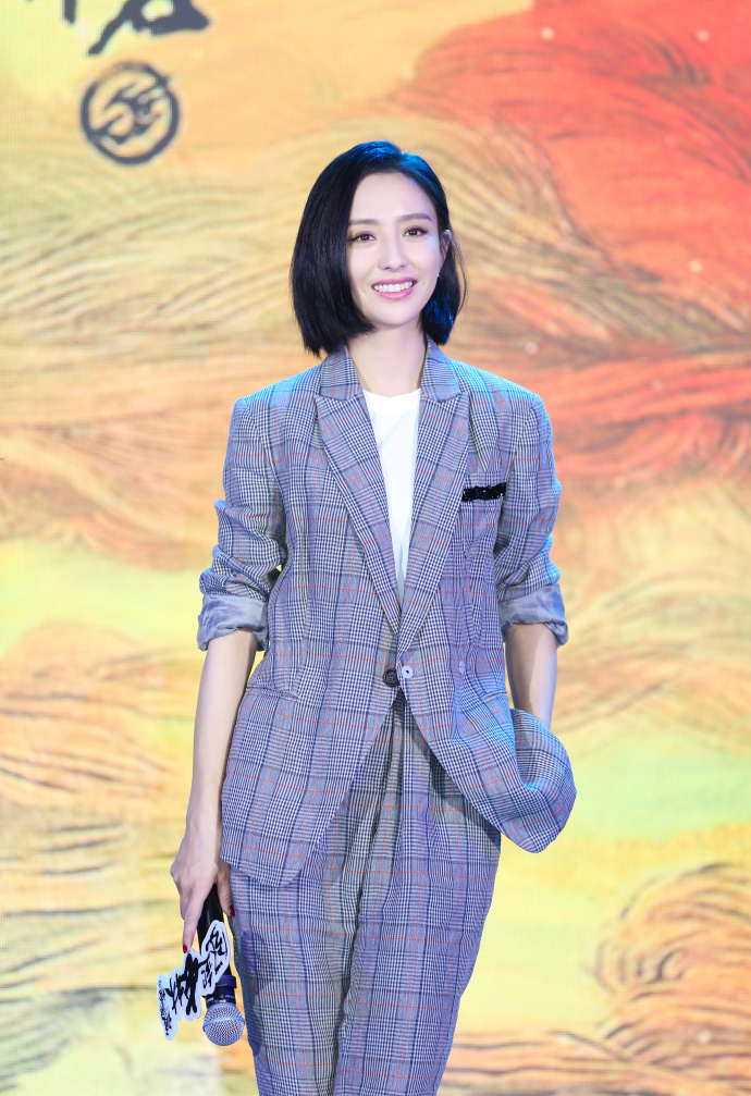 高清中国内地新疆伊犁影视女演员佟丽娅写真图片图片