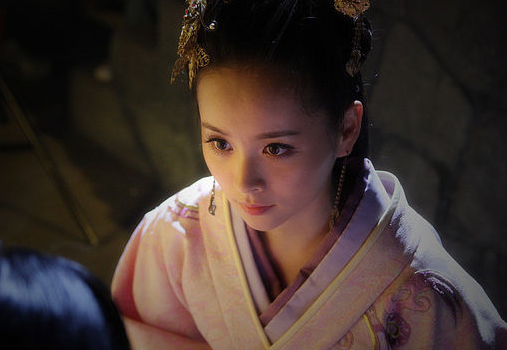 邓莎温婉甜美写真图片  邓莎图片图片