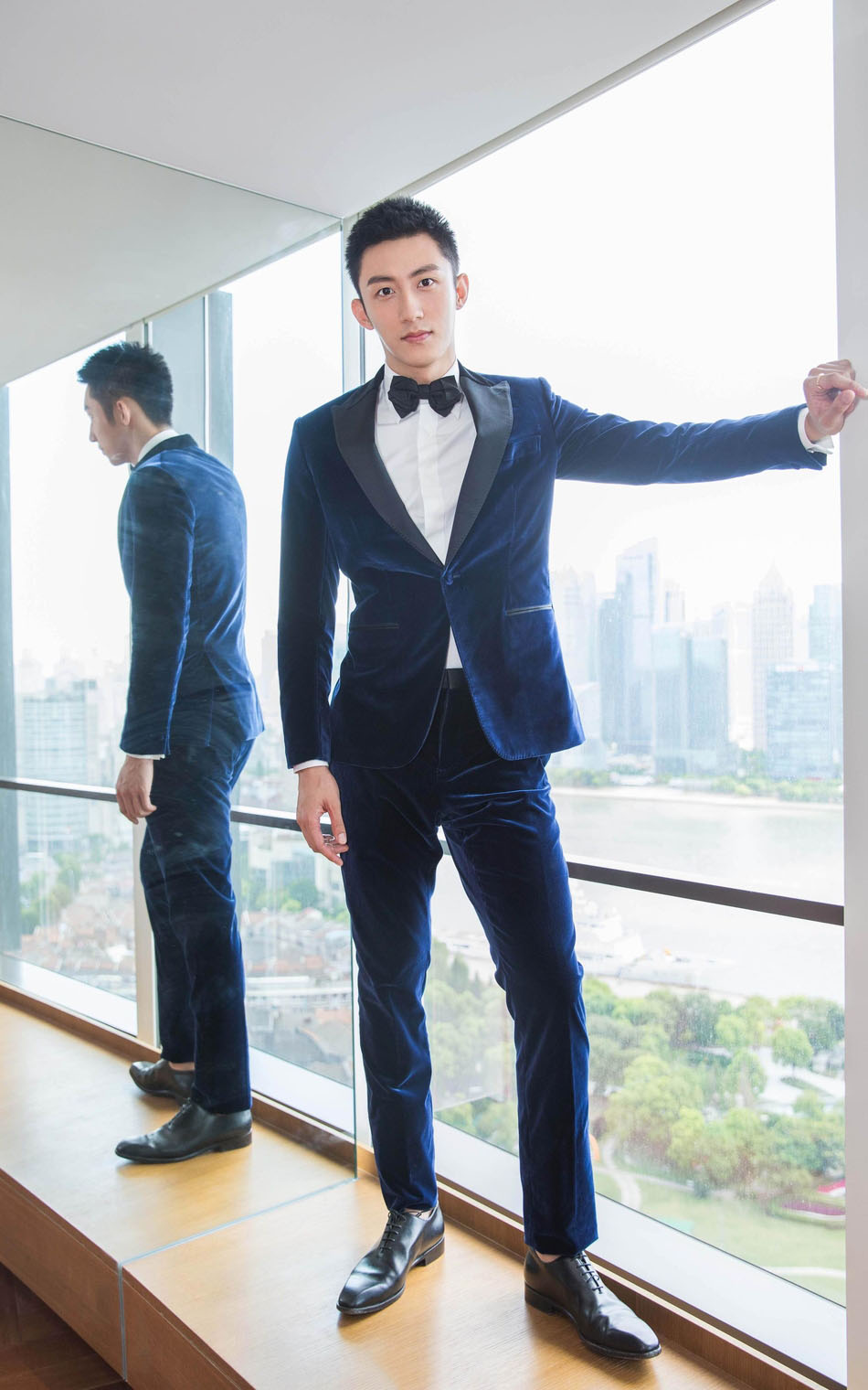 高清辽宁省丹东市男明显黄景瑜时尚杂志写真帅气图片图片