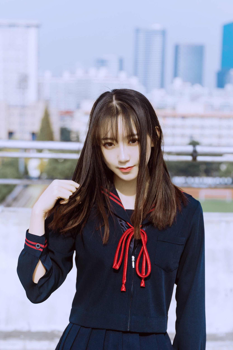 陈意涵青春涂鸦写真图片 天生可爱娃娃脸图片