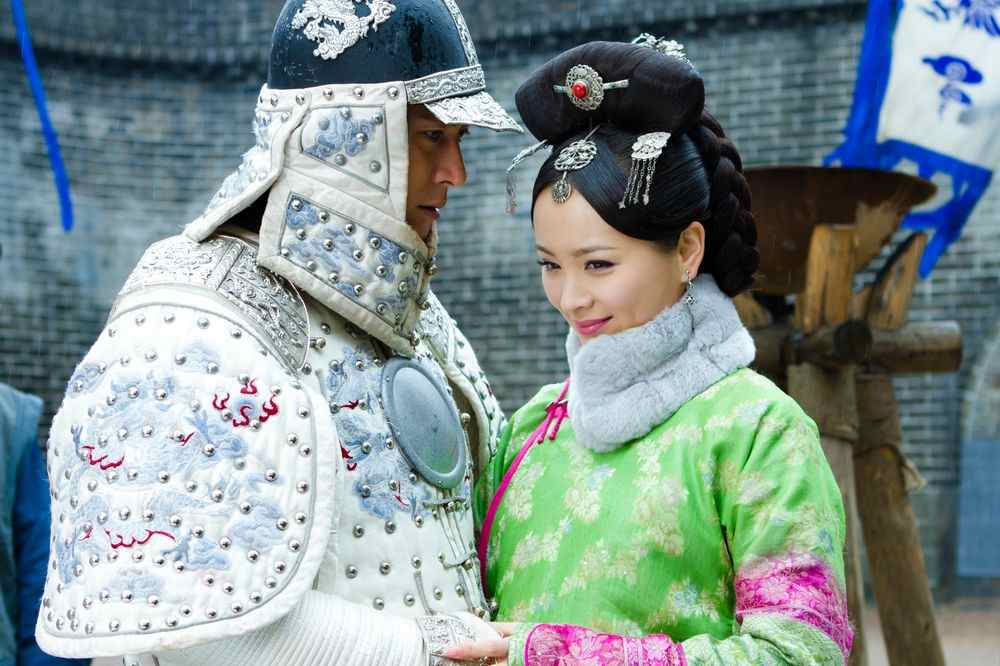 邓莎粉色毛衣恬静美艳写真图片  邓莎图片图片