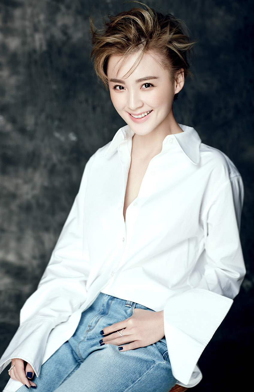 毛林林白衬衫清爽迷人时尚写真图片图片