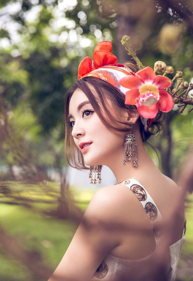 毛林林图片