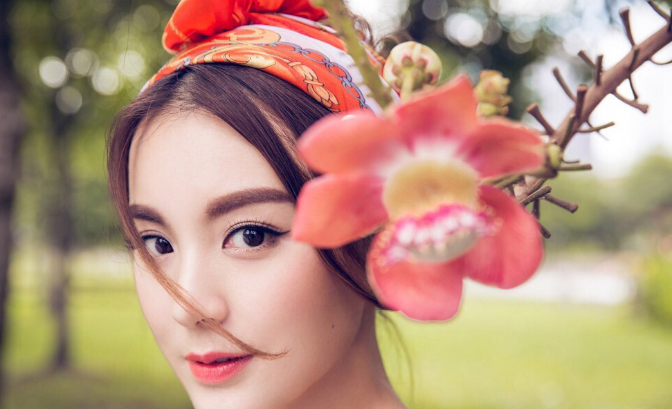 毛林林图片   毛林林花中唯美写真图片图片