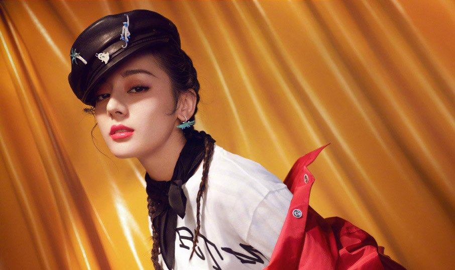新疆乌鲁木齐美女演员迪丽热巴性感迷人写真桌面壁纸图片