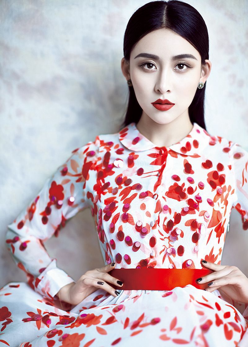 中国内地陕西西安影视女演员歌手贾青高冷写真图片性感至极图片