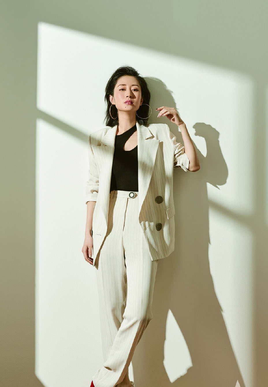 高清湖北武汉影视女演员刘敏涛知性优雅时尚写真高清图片图片