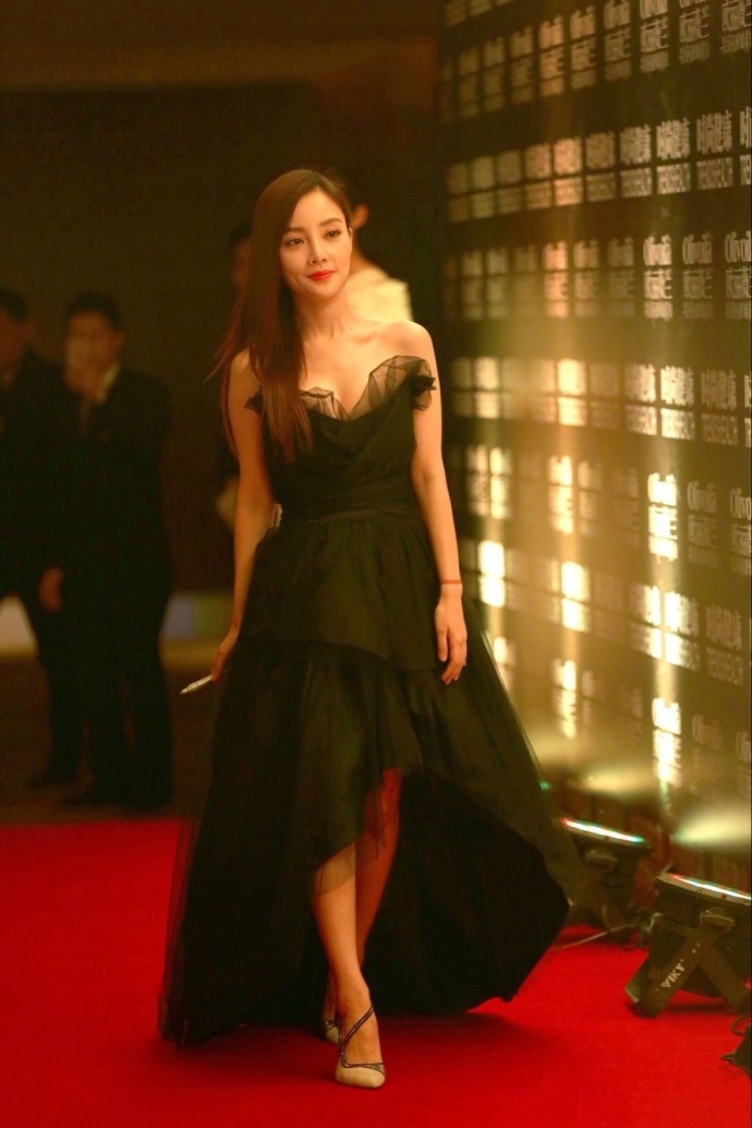 贾乃亮李小璐甜馨一家三口庆生写真大片图片