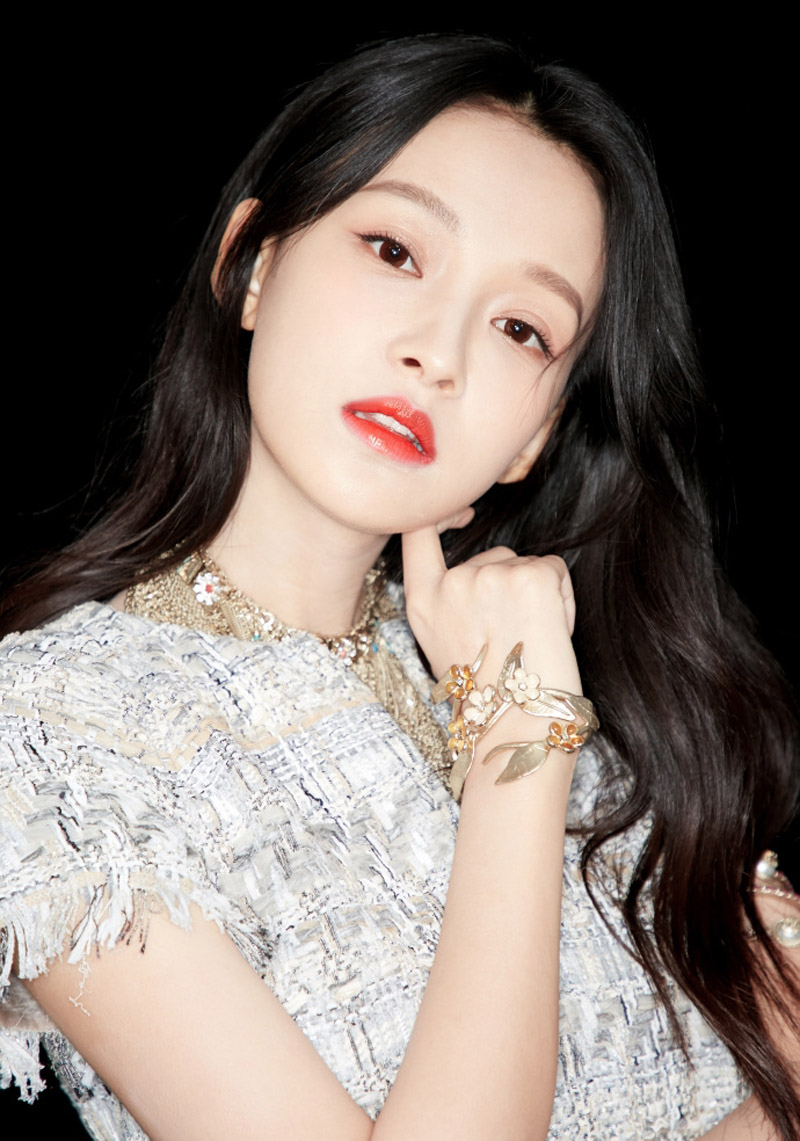 林省通化市集安女明星孙怡甜美优雅时尚杂志写真图片图片