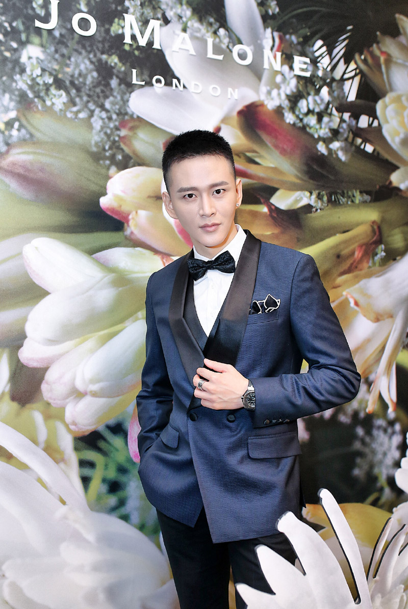 中国内地湖北省咸宁影视男演员黄宥明英俊儒雅时尚写真图片桌面壁纸图片