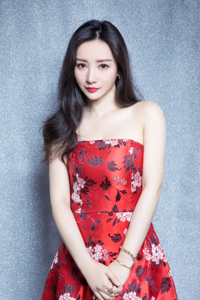 中国内地湖南衡阳女演员柳岩写真电脑桌面壁纸之网络美女图片