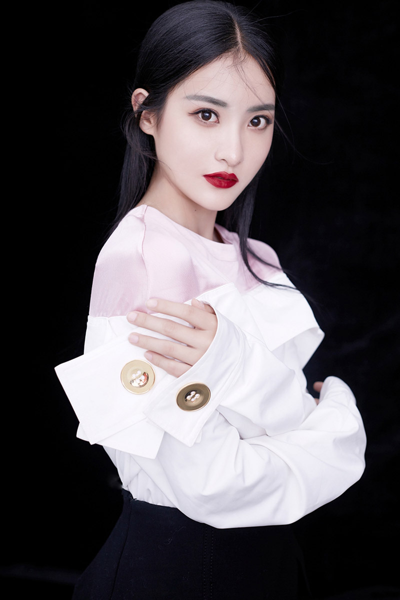 高清中国内地北京女演员赖雨濛优雅迷人写真图片图片