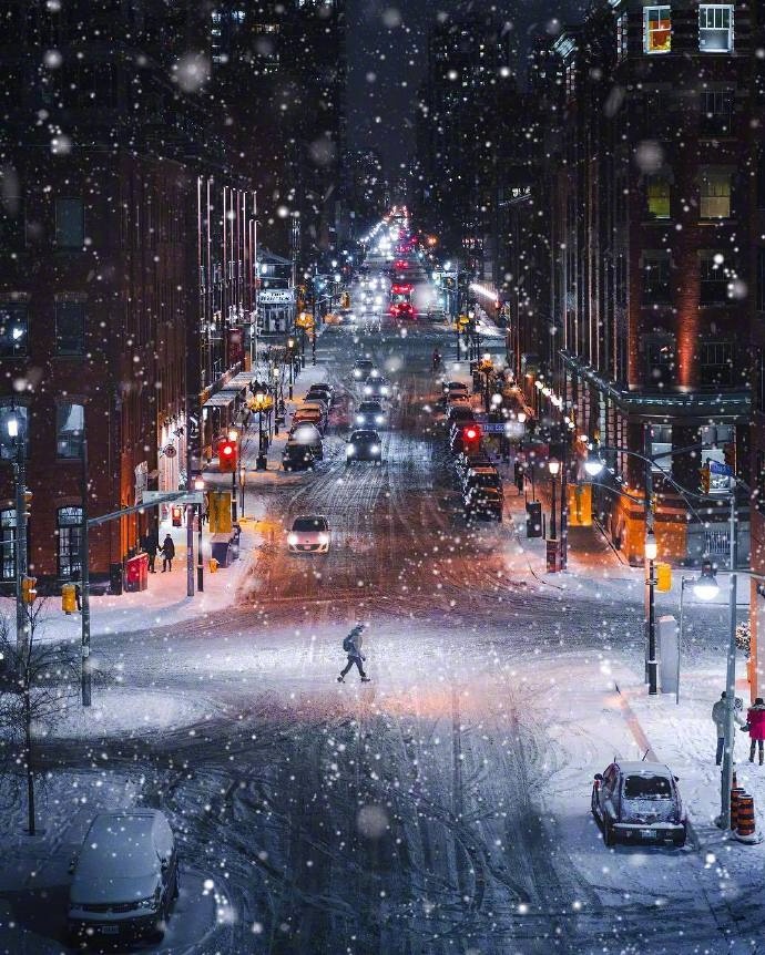 宁心露脐装雪景自拍图片图片