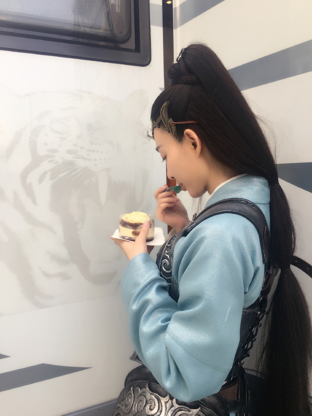 王丽坤混搭风随性时尚写真图片图片
