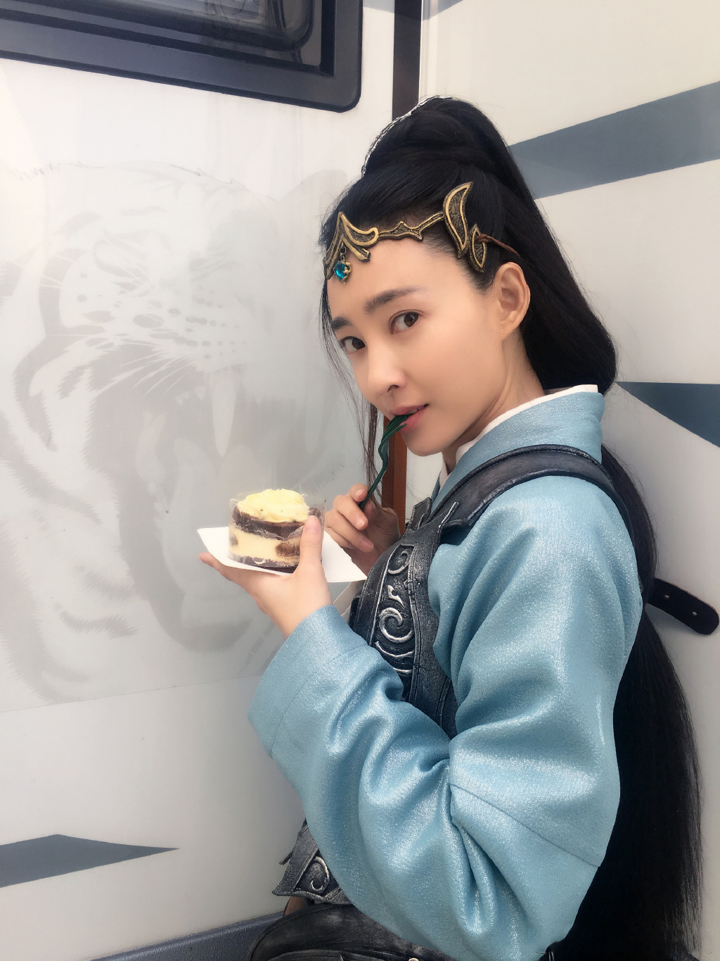 王丽坤混搭风随性时尚写真图片图片