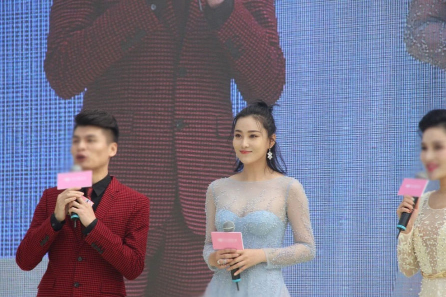 张馨予黑纱裙时尚大片性感写真图片图片