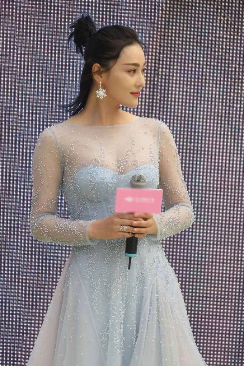 张馨予黑纱裙时尚大片性感写真图片图片