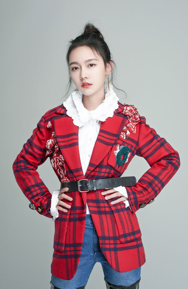 内地重庆渝中女演员孙骁骁甜美丸子头时尚写真高清图片图片 内地重庆渝中女演员孙骁骁甜美丸子头时尚写真高清图片图片