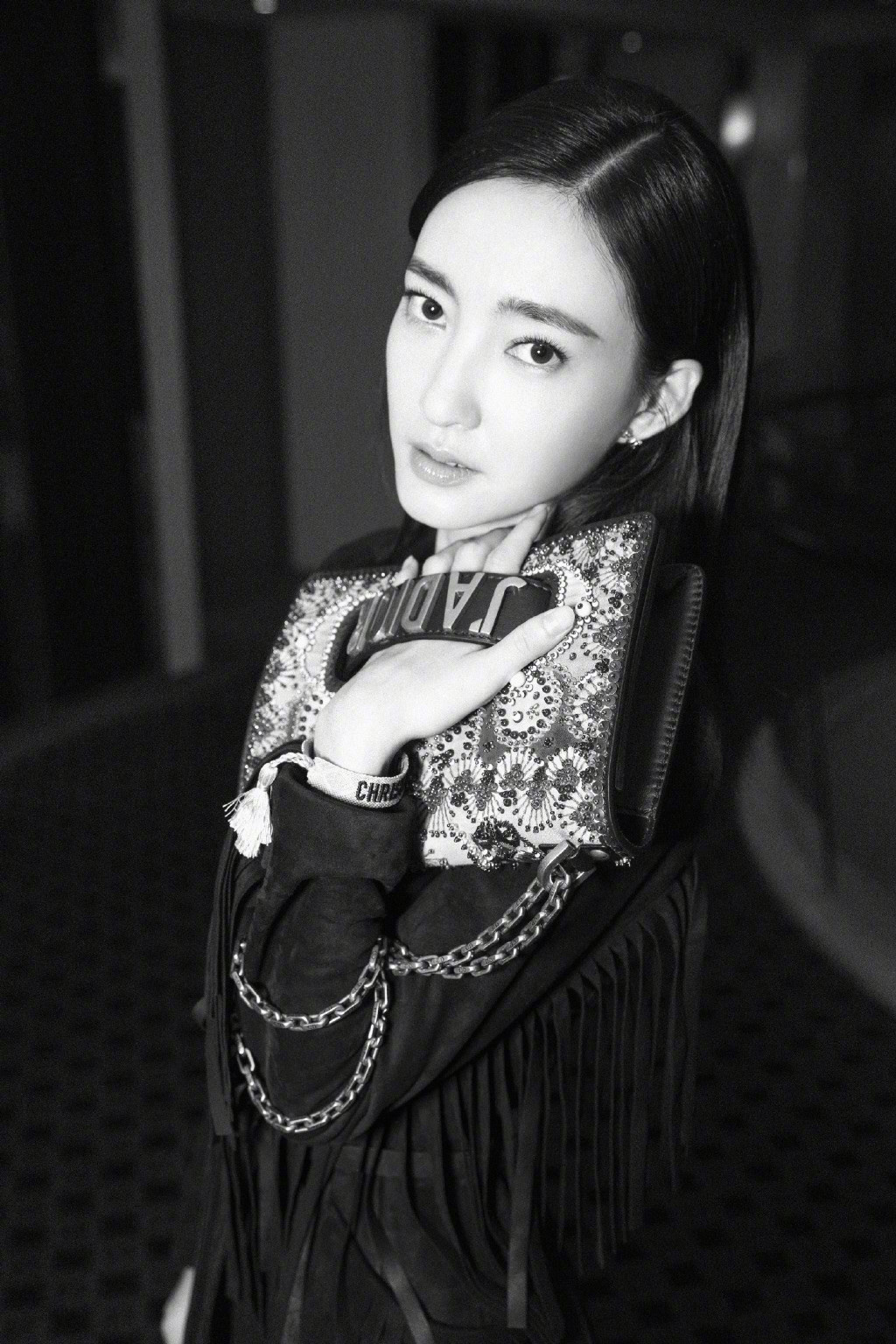 王丽坤风衣皮裙优雅活动写真图片  王丽坤图片图片