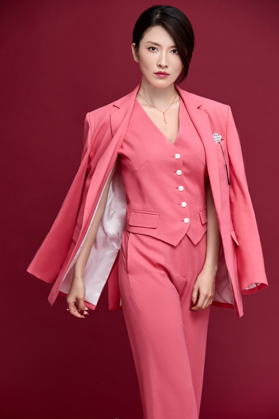 高清中国台湾美女徐洁儿萌气搞怪自拍照图片图片