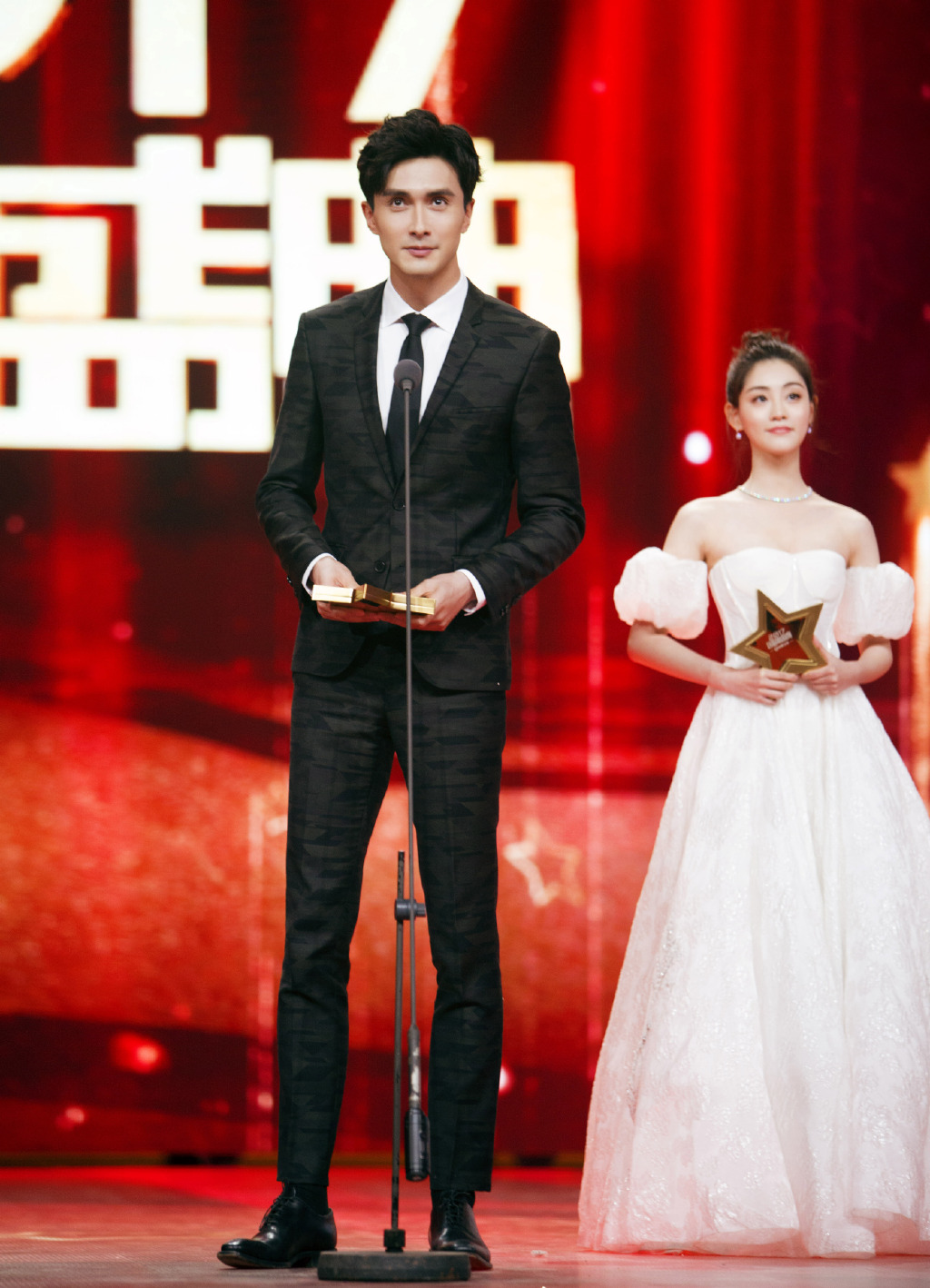 高清韩国京畿道南扬州男明星Runningman李光洙和金钟国丫土豆广告高清图片图片