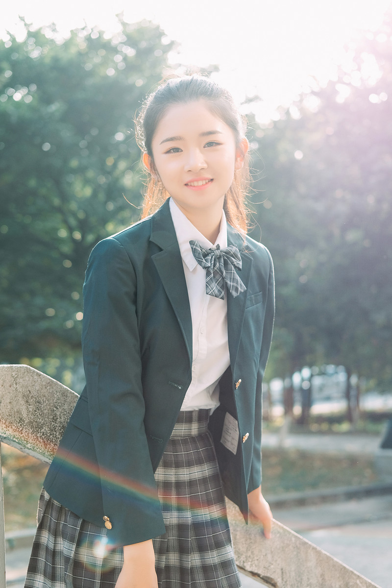 可爱娃娃脸美女性感写真高清电脑壁纸图片