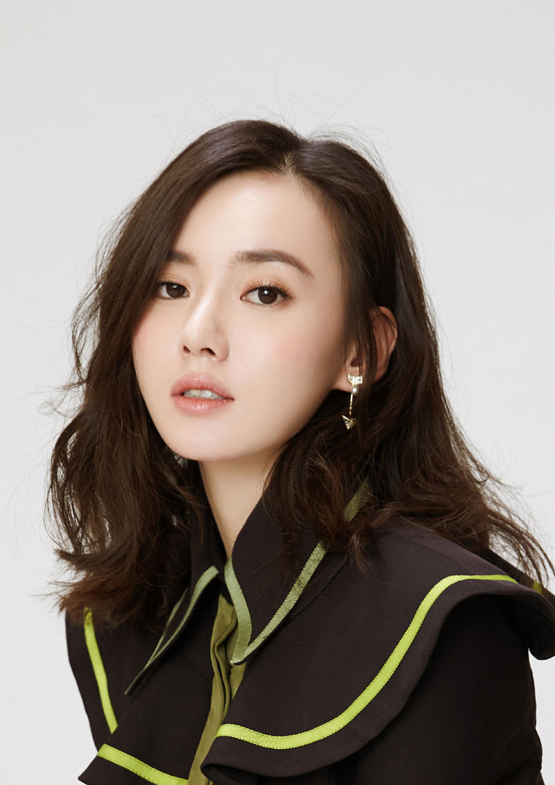 高清山东省青岛美女江铠同冷艳洋装小女人霸气时尚写真图片