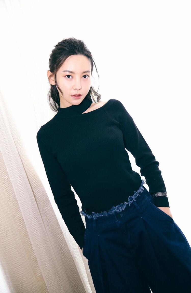 高清女星于文文黑丝长腿性感图片图片