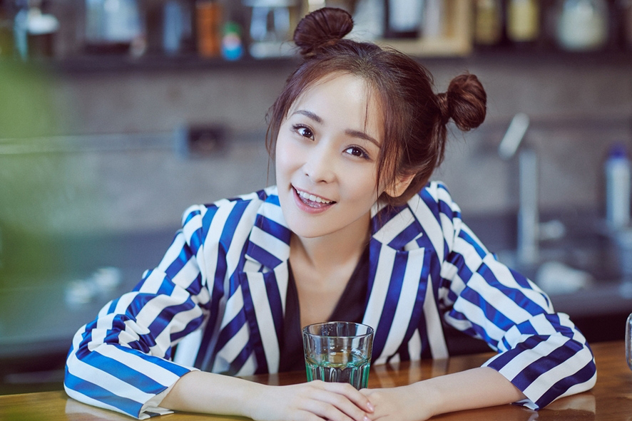 李曼优雅柔美时尚写真图片图片