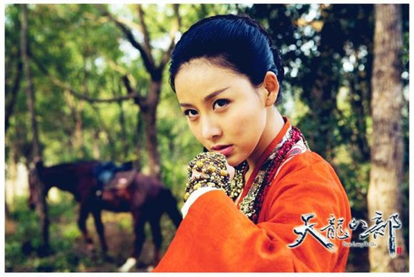 中国内地陕西西安影视女演员歌手贾青高冷写真图片性感至极图片