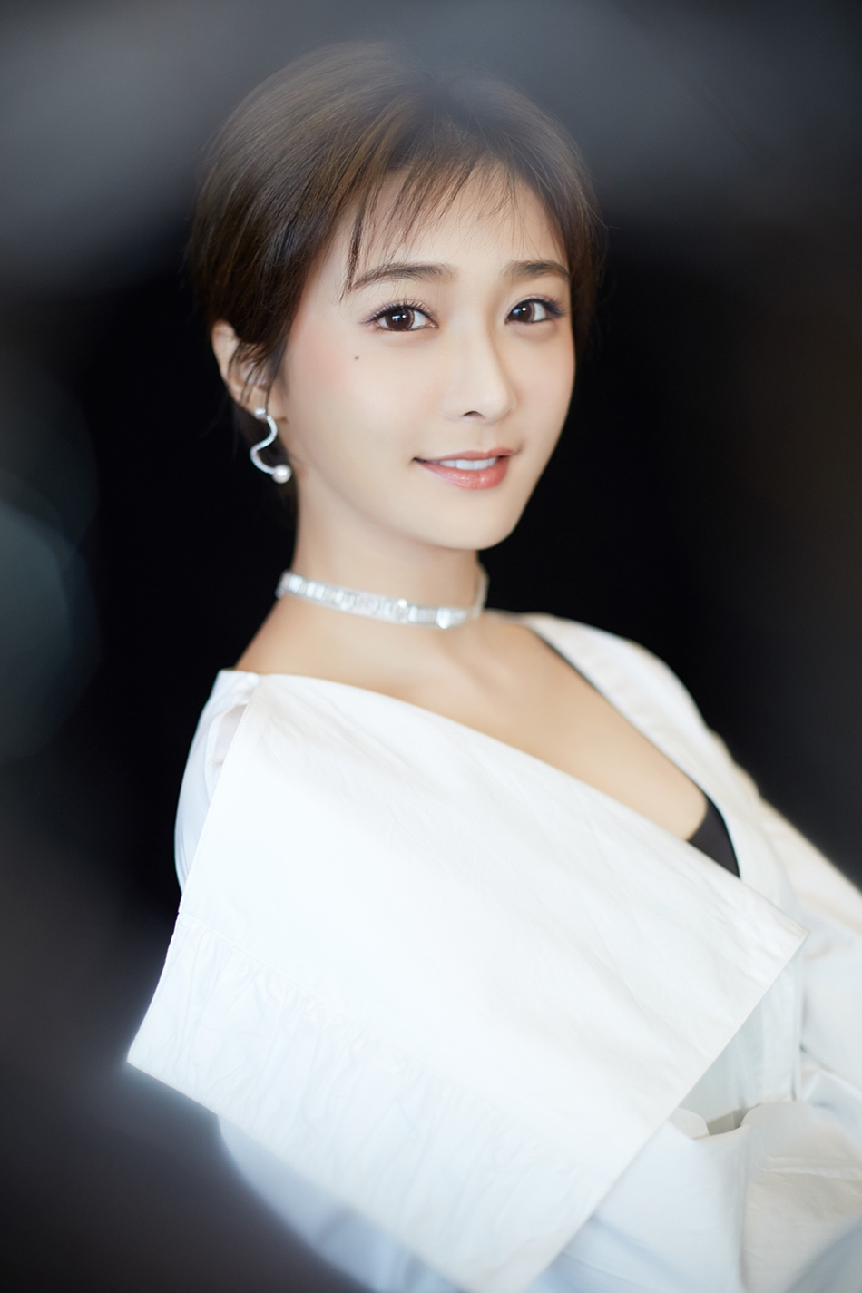 高清生于吉林省延吉美女陈冰黑白之感艳丽迷人写真图片图片