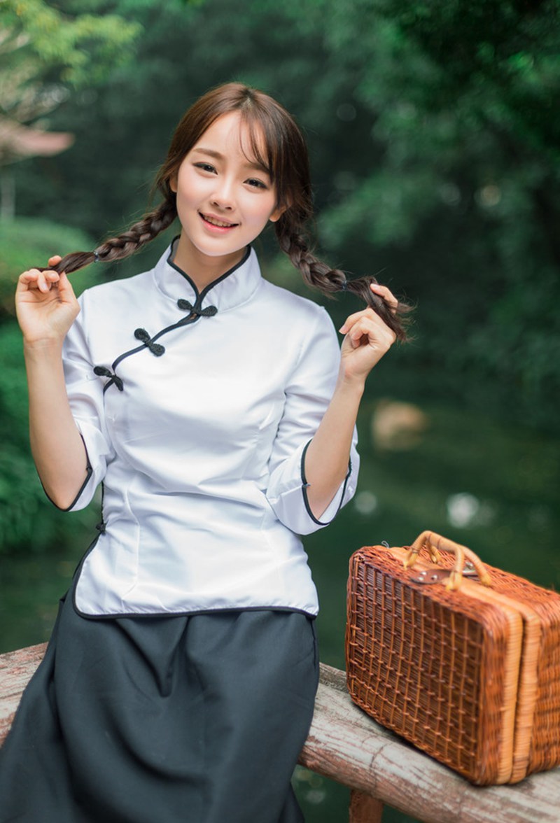 高雅大气很有范美人蓝色飘逸长裙MM壁纸图片图片