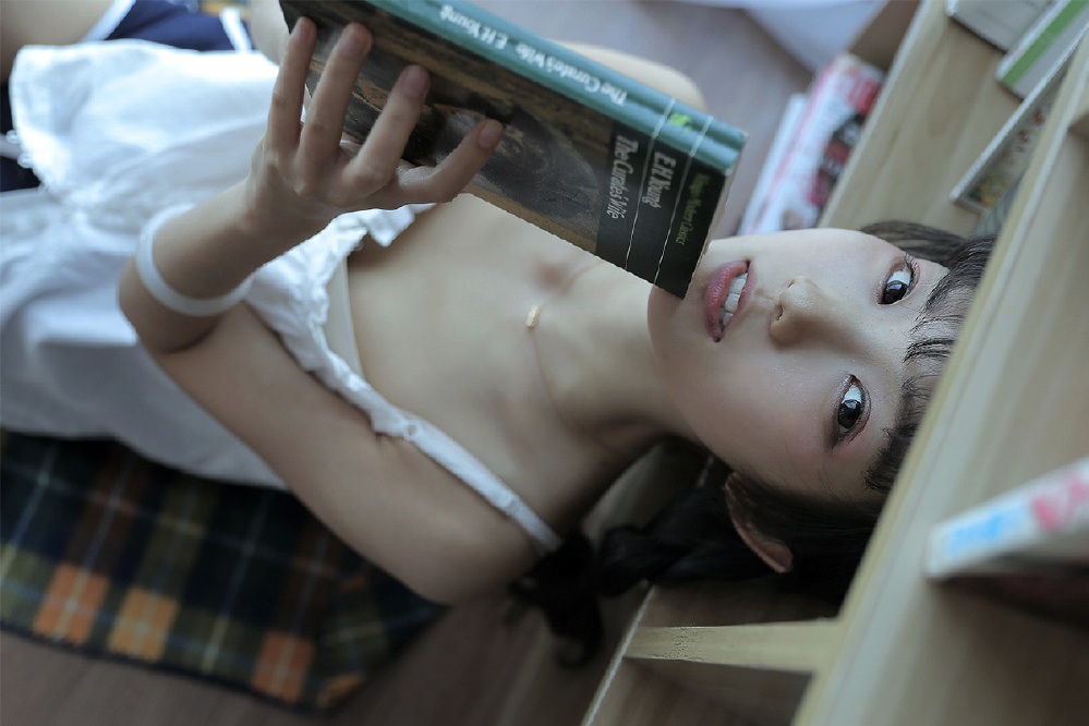 王丽坤性感干练活动写真图片图片