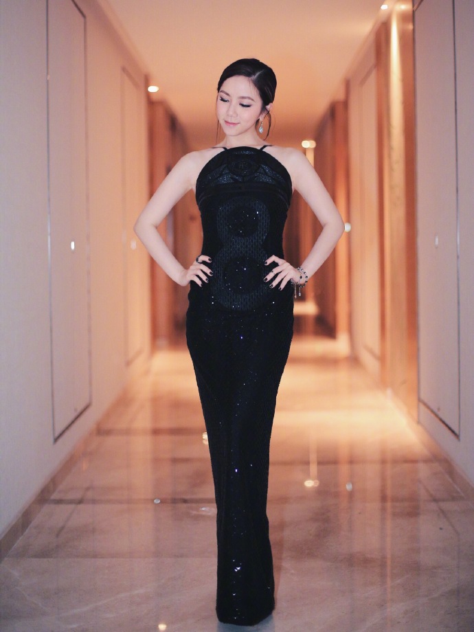 angelababy深夜妖娆自拍写真图片图片