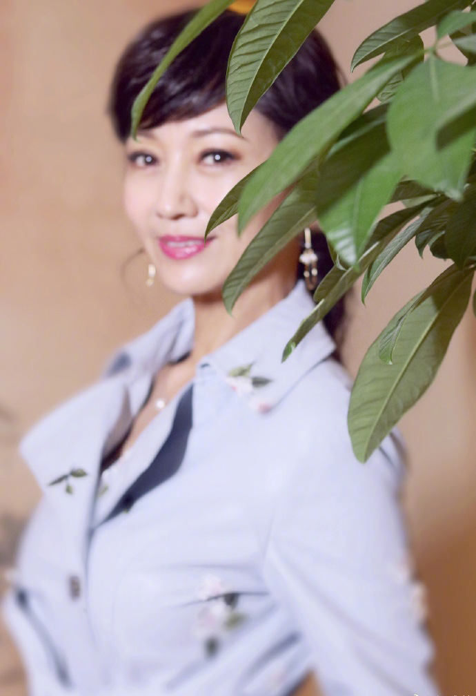 赵雅芝室内优雅性感唯美写真图片图片