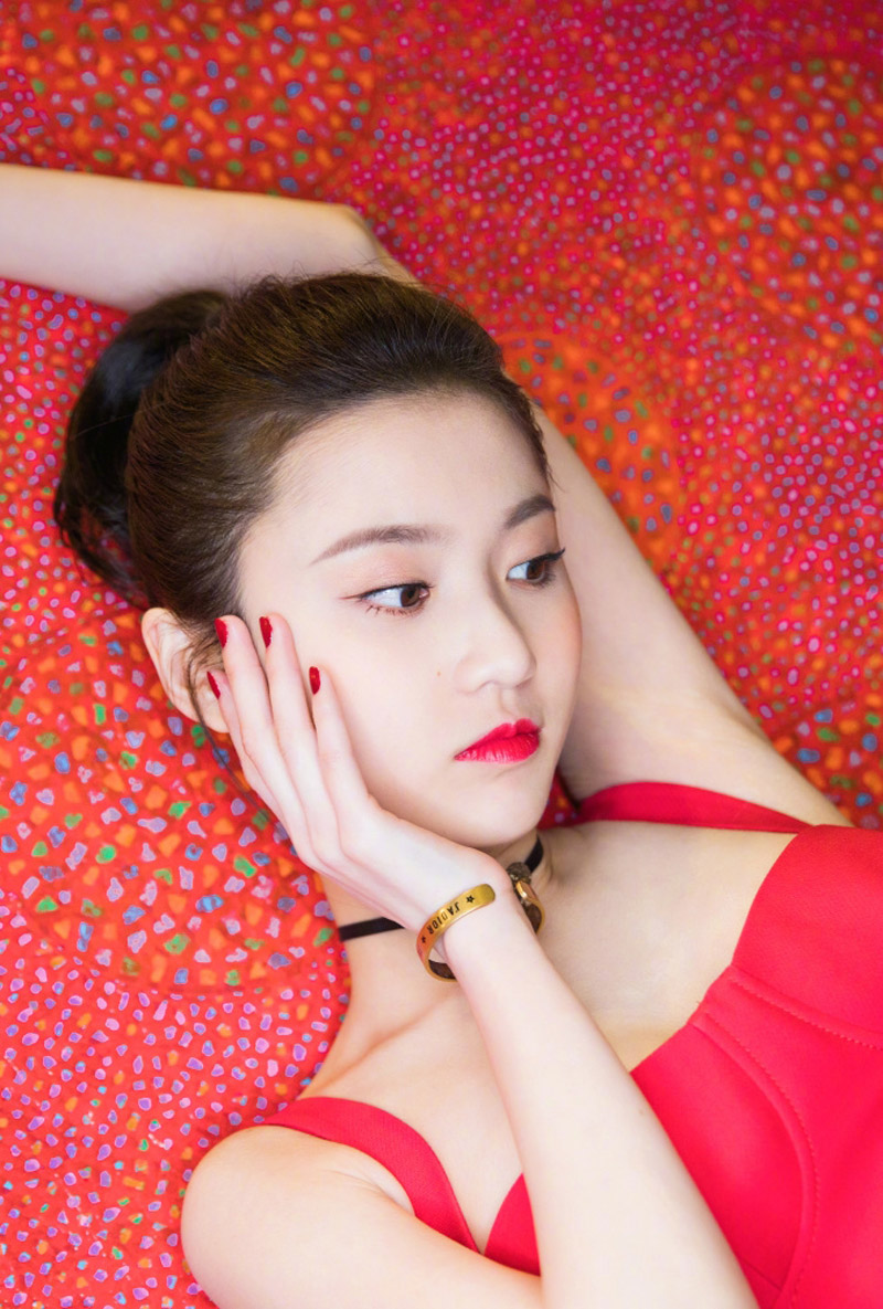 中国内地女演员谋女郎张慧雯如梦如幻唯美写真图片图片