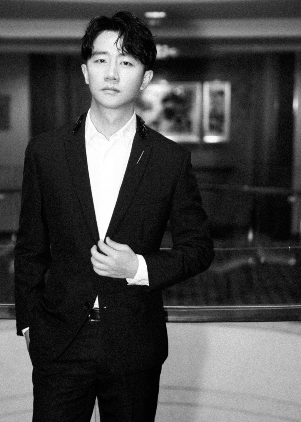 黄轩图片  黄轩优雅绅士迷人杂志写真图片