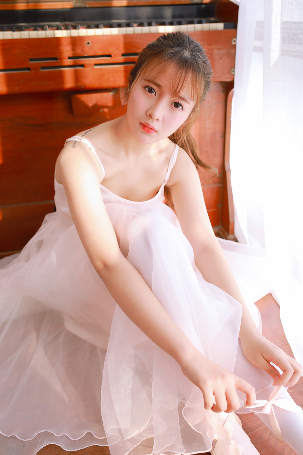 性感亚洲国产小嫩模福利四区蕾丝长腿美女高清诱惑美女性感图片图片