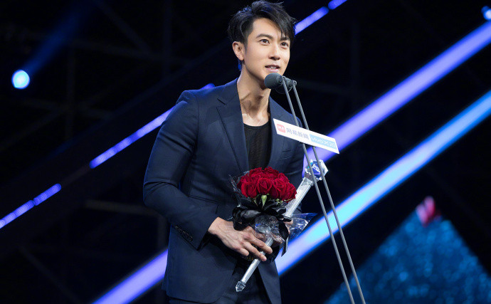吴尊图片 吴尊西服造型魅力杂志写真图片