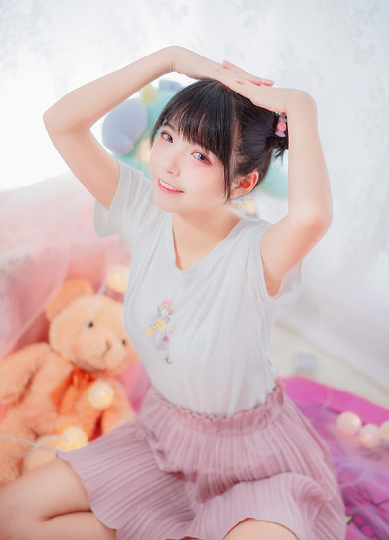 娃娃脸美少女粉嫩可爱私房照高清图片图片