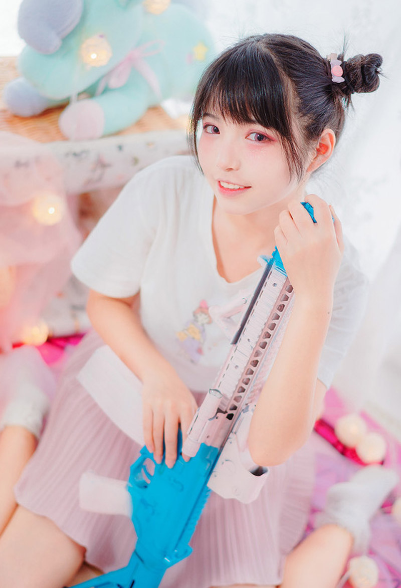 娃娃脸美少女粉嫩可爱私房照高清图片图片