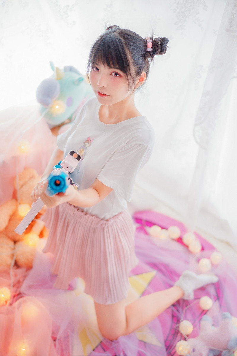 娃娃脸美少女粉嫩可爱私房照高清图片图片